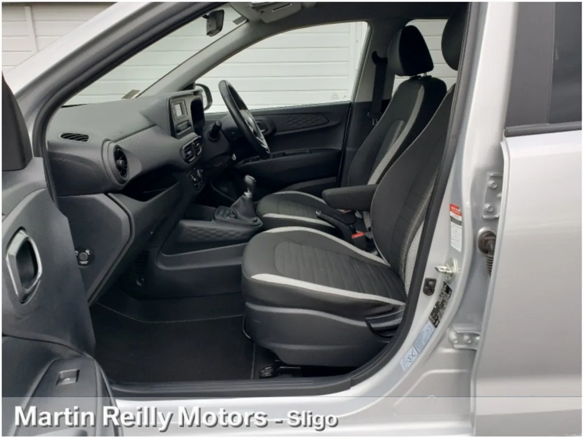 Hyundai i10 1.0 Deluxe - Image 6