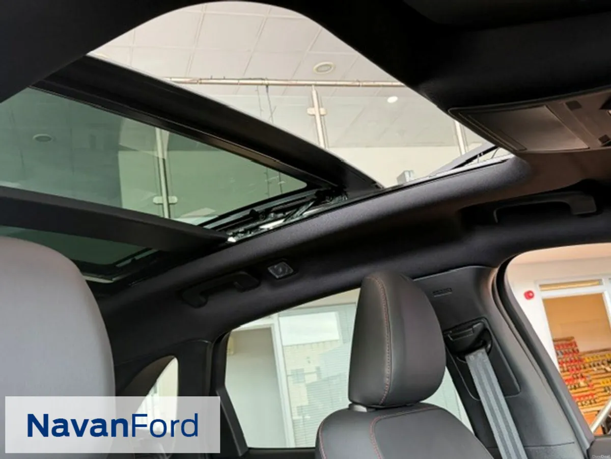 Ford Kuga NEW ST-Line X Edition 2.5 Plug-in Hybrid - Image 6