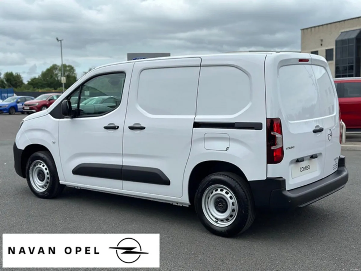 Opel Combo 262 Komfort SWB 1.5TD 100Ps  *LED Headl - Image 4