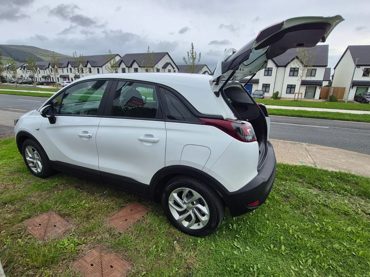 Opel Crossland X 2019 - Image 2