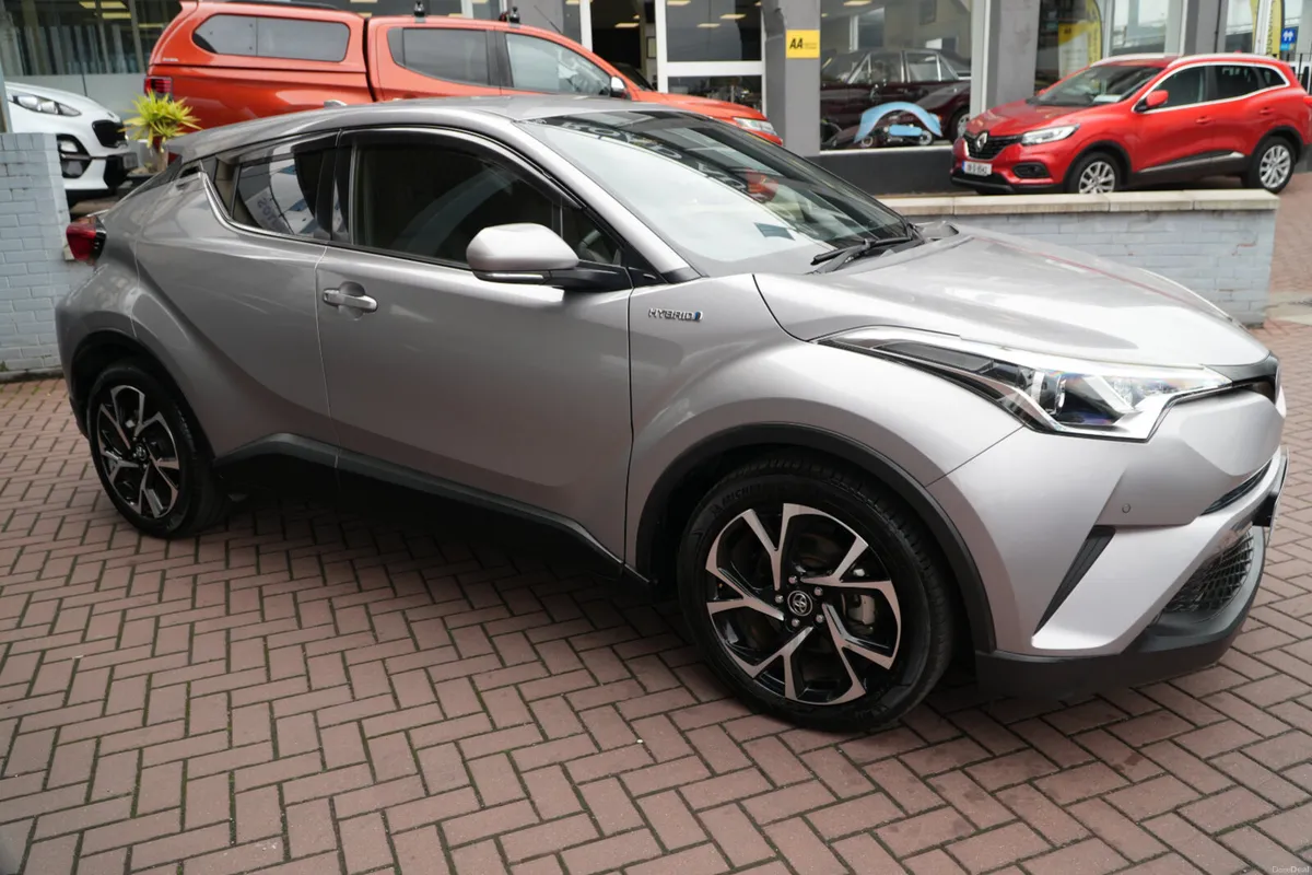 2017 TOYOTA CHR - Image 2