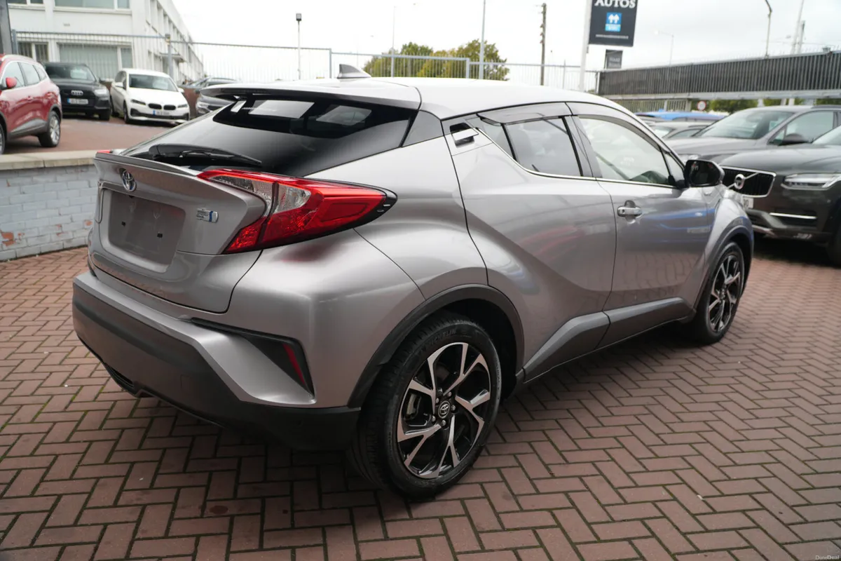 2017 TOYOTA CHR - Image 4