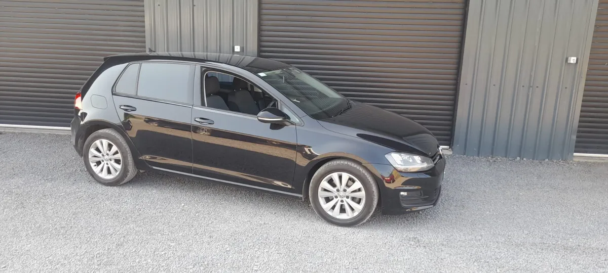High spec, stunning VW Golf 2015 in black, extras - Image 1