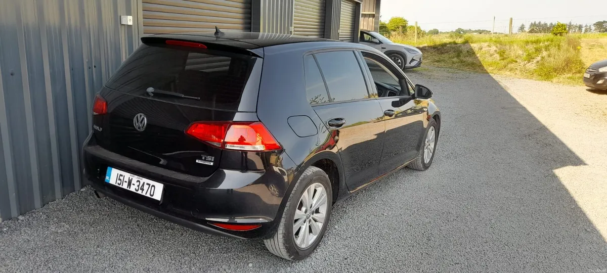 High spec, stunning VW Golf 2015 in black, extras - Image 3