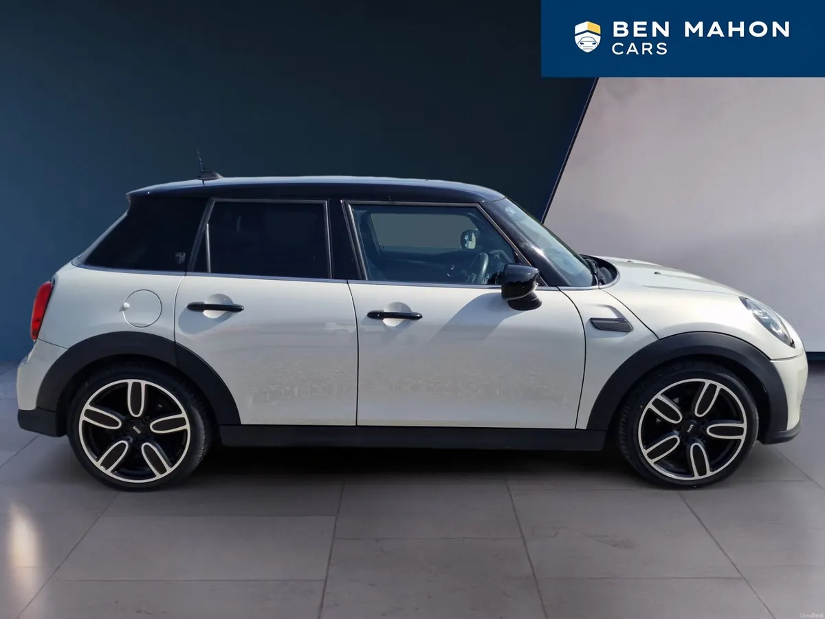 2022 MINI Cooper Exclusive 1.5 Petrol Automatic 5- - Image 6