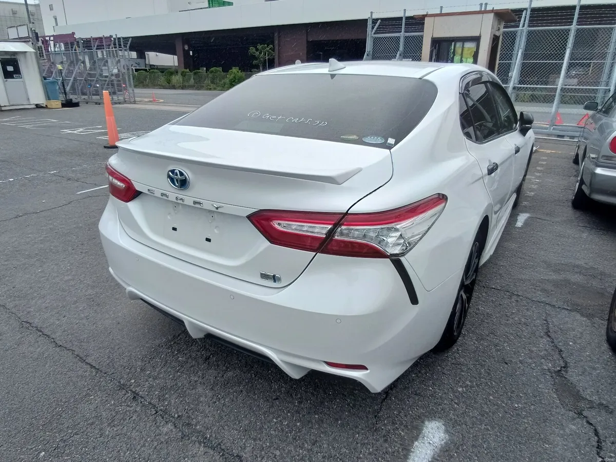 Toyota Camry 2019 - Image 2