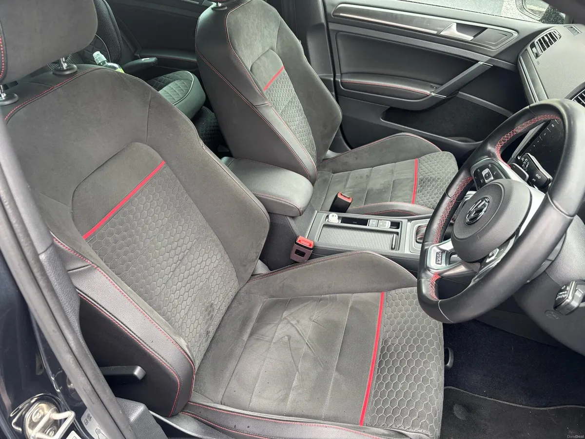 VW Golf GTI Performance - Image 4