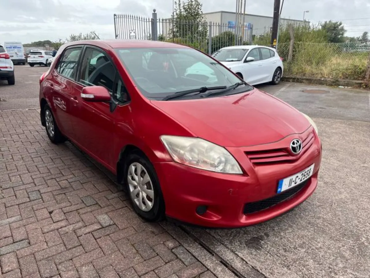 Toyota Auris MC 1.4D4D Terra 5DR - Image 2