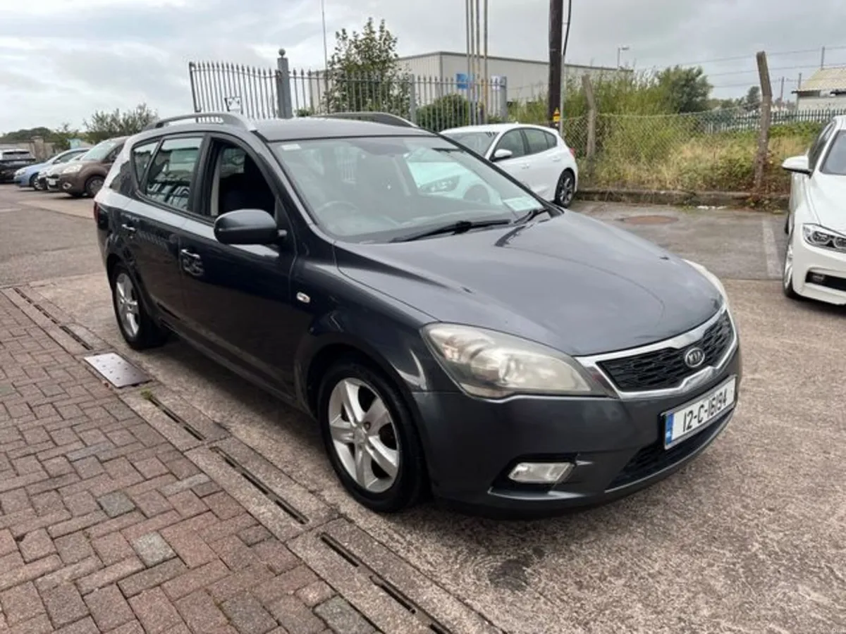 Kia Ceed SW Ecodynamic 5DR - Image 2