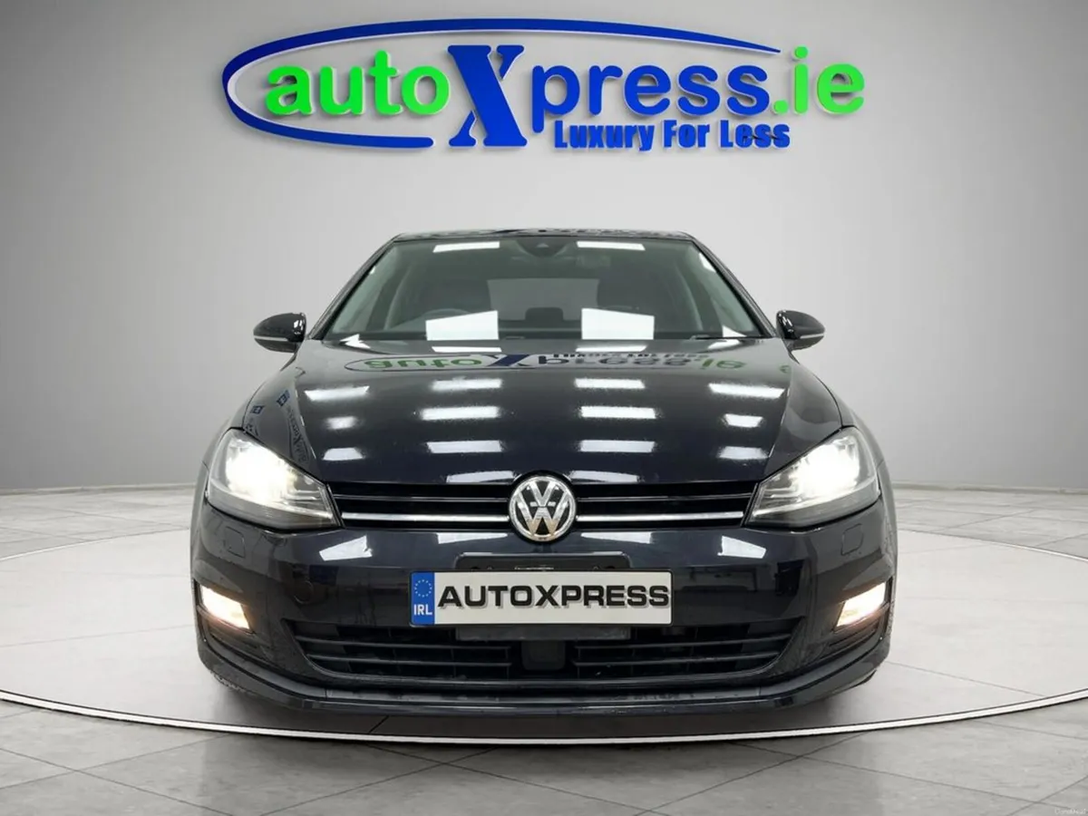Volkswagen Golf 1.2 TSI COMFORTLINE, Low mileage - Image 3