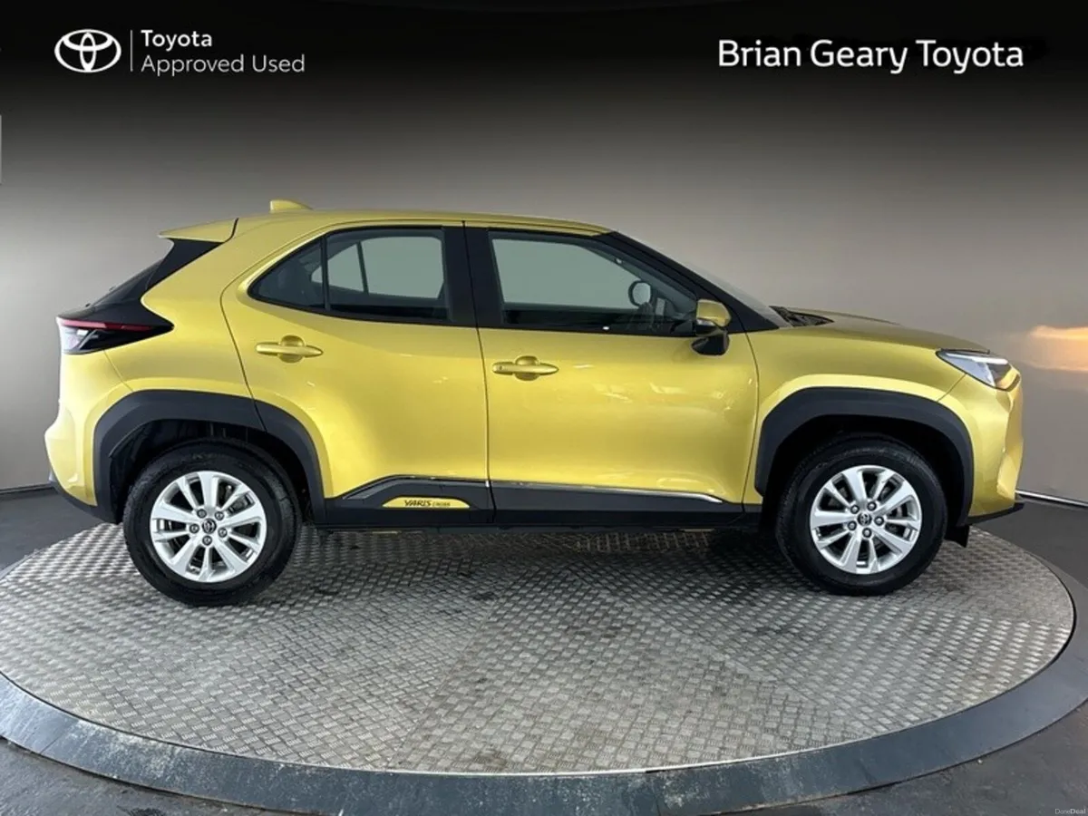Toyota Yaris Cross HYBRID LUNA - Image 3