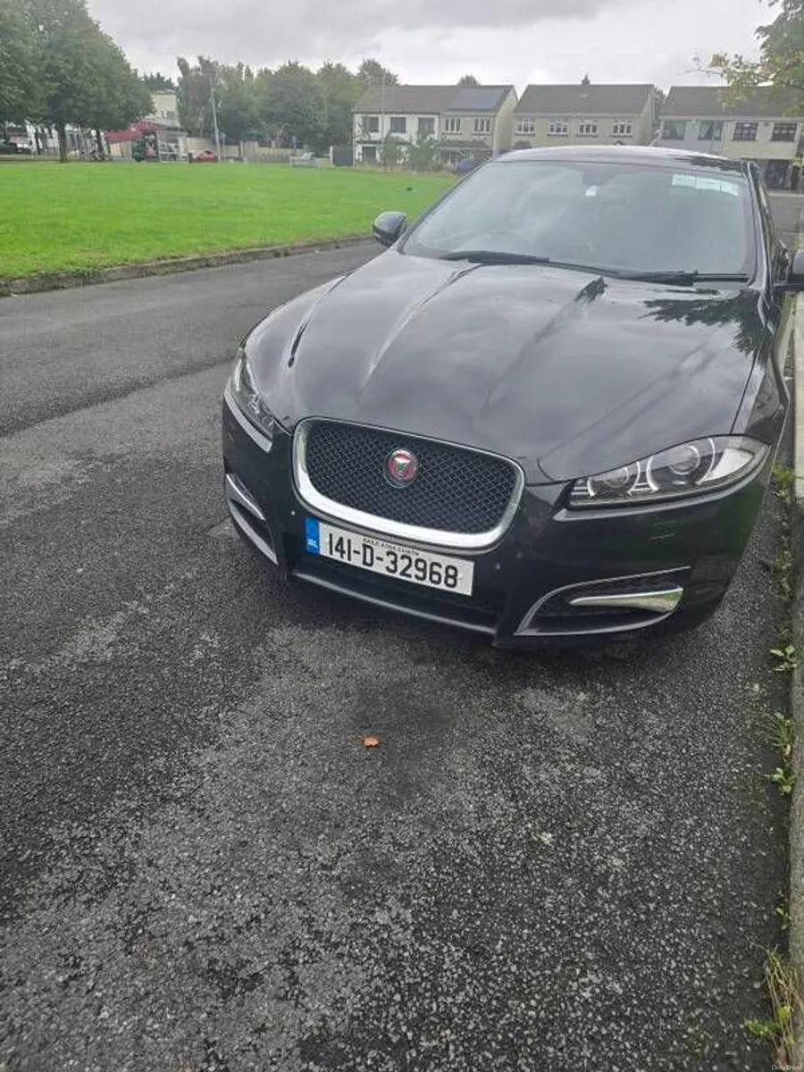 2014 Jaguar Xf - Image 1