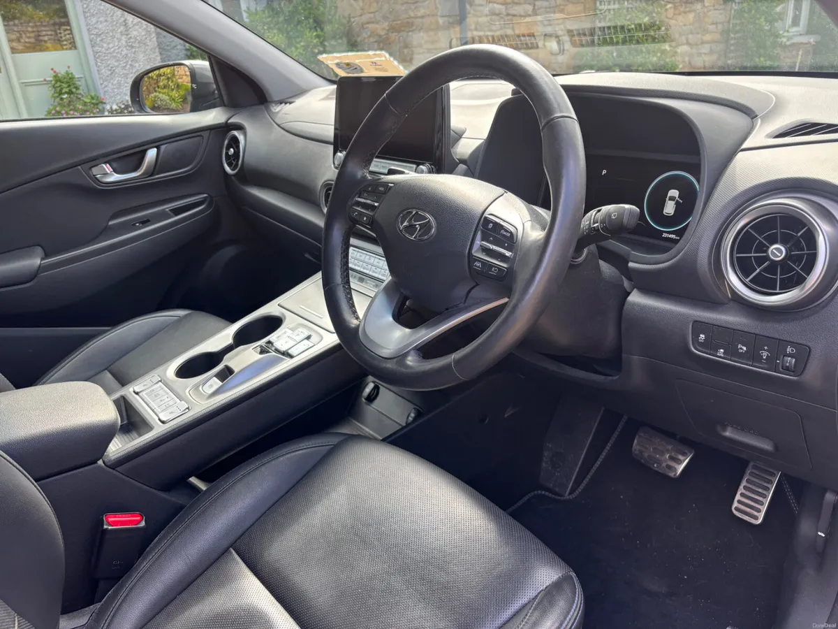 222 Hyundai Kona 64 KW premium electric - Image 6
