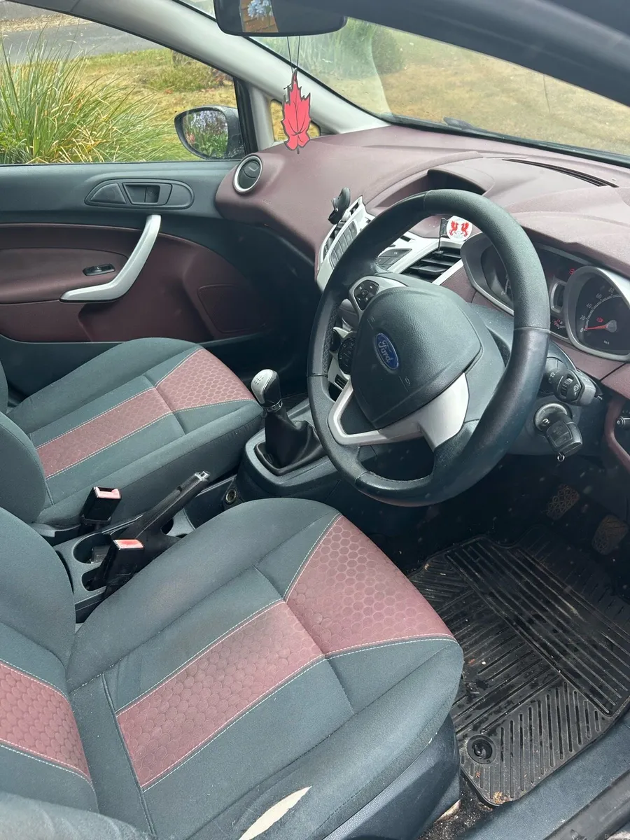 Ford fiesta 2010 - Image 3
