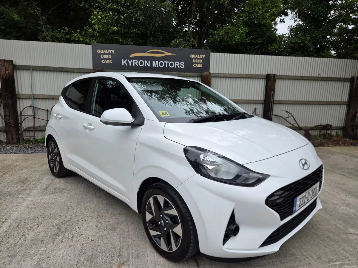 Hyundai i10 1.0 Deluxe Plus 5DR Manual - Image 3