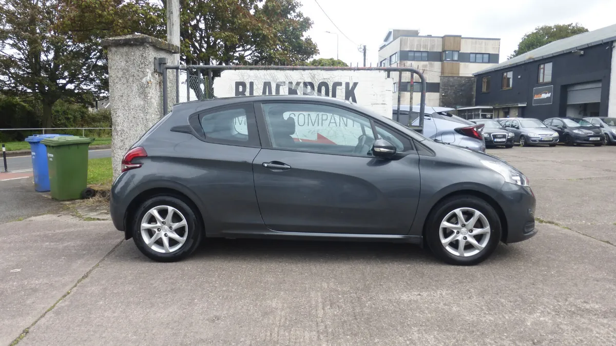 Peugeot 208 2017 - Image 6