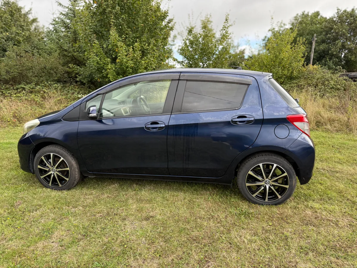 Toyota Vitz 2014. 1.0 L PETROL AUTOMATIC - Image 4