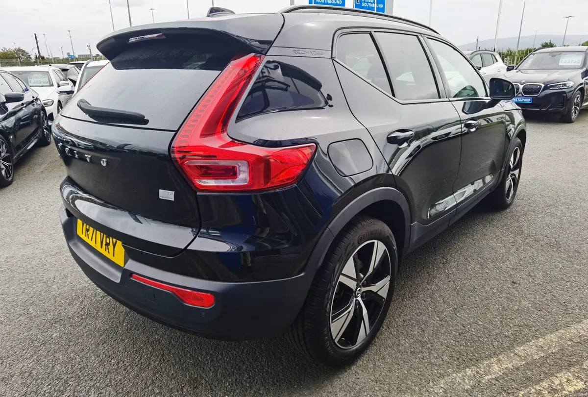 VOLVO XC40 RECHARGE T4 R-DESIGN AUTOMATIC PHEV - Image 5
