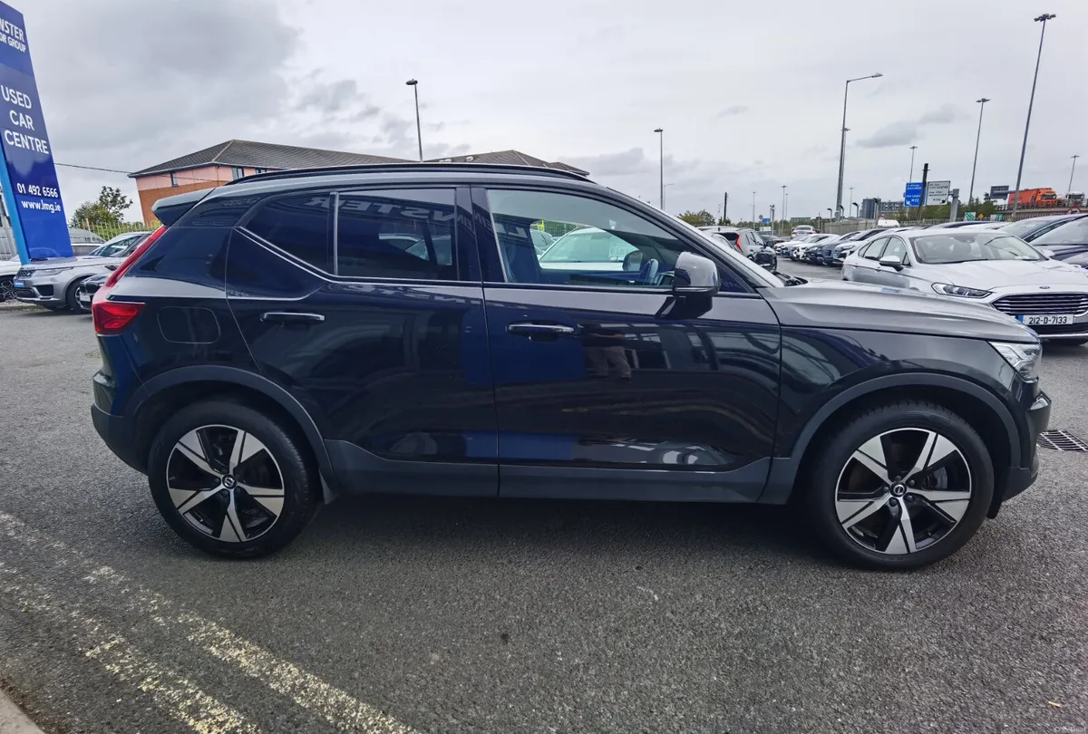 VOLVO XC40 RECHARGE T4 R-DESIGN AUTOMATIC PHEV - Image 4