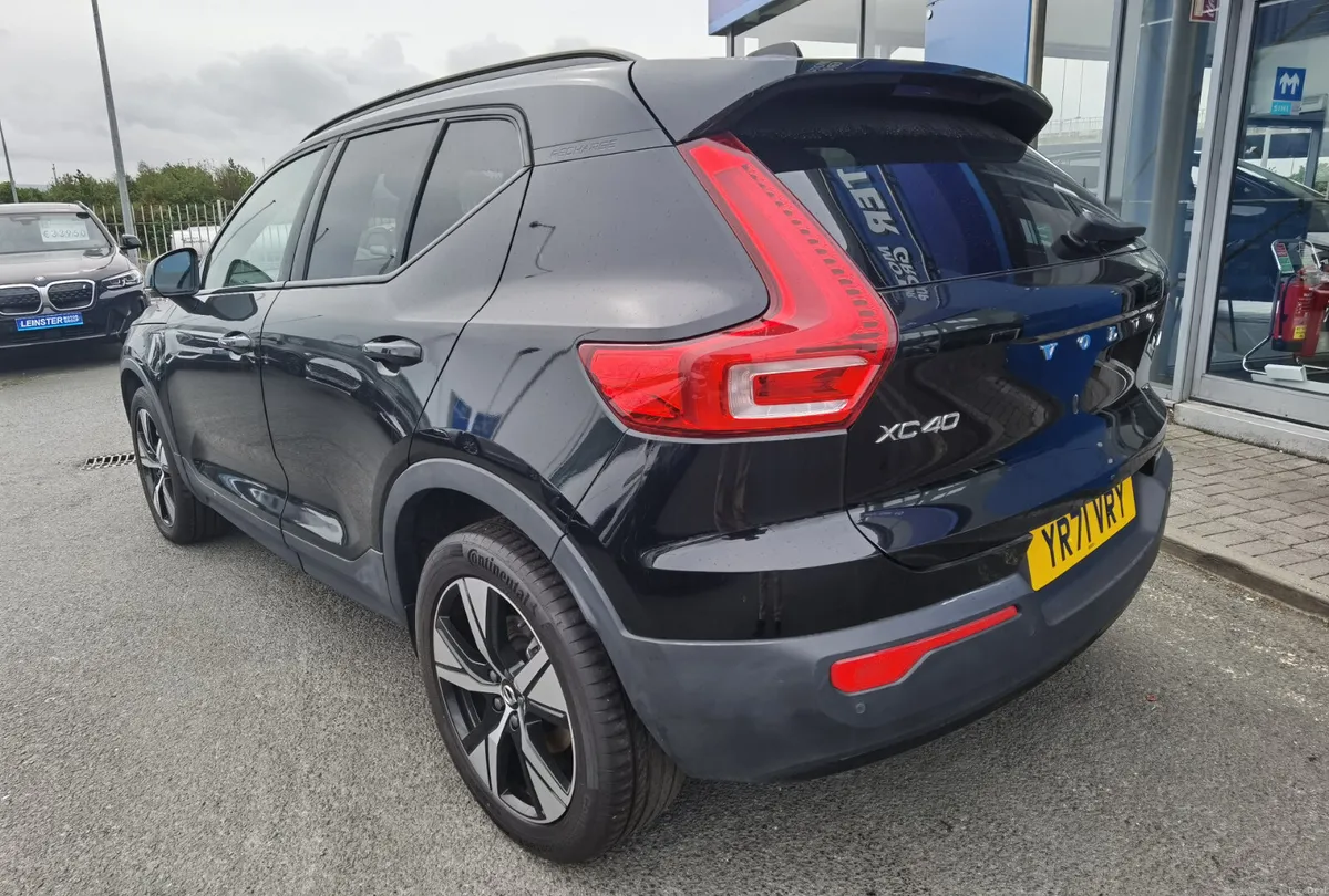 VOLVO XC40 RECHARGE T4 R-DESIGN AUTOMATIC PHEV - Image 6