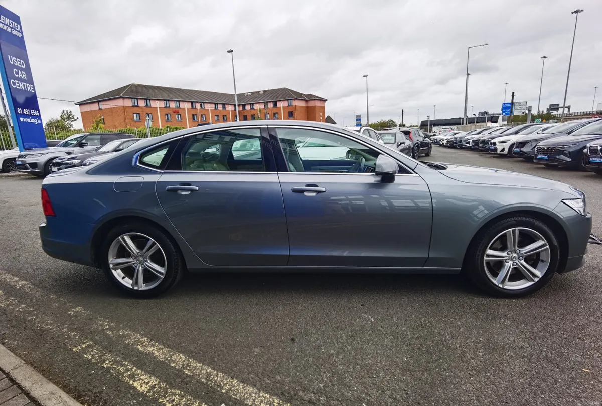 VOLVO S90 2.0 D3 MOMENTUM GEARTRONIC AUTOMATIC - Image 4