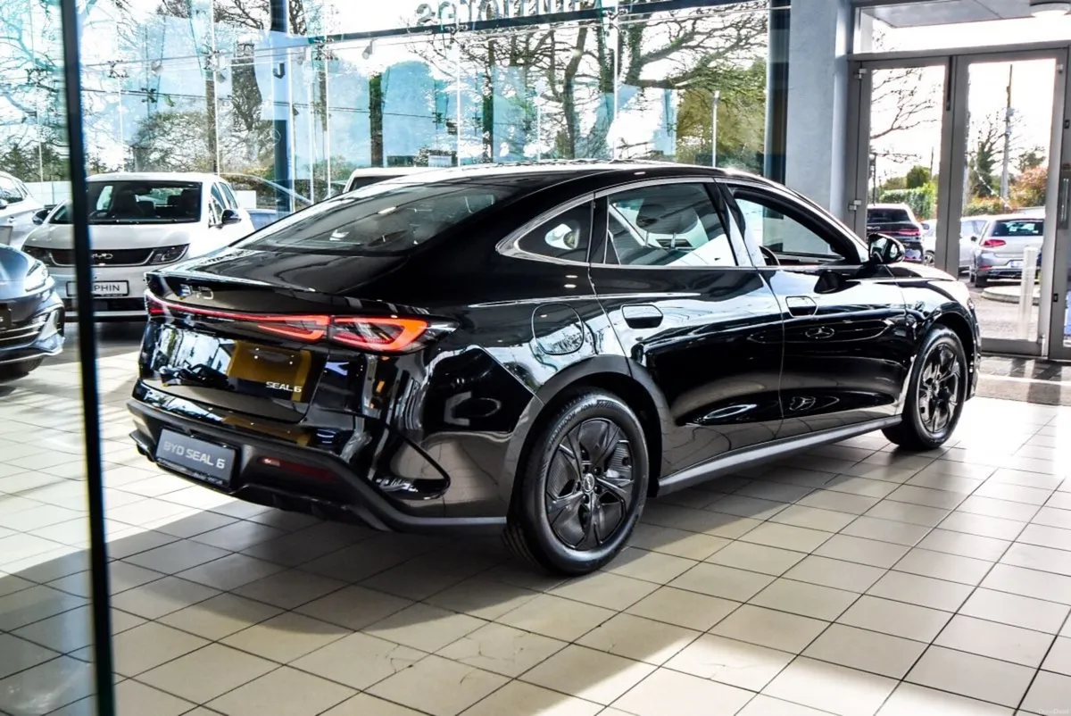 BYD Seal 6 Demo Saloon Hybrid BOOST - Image 2