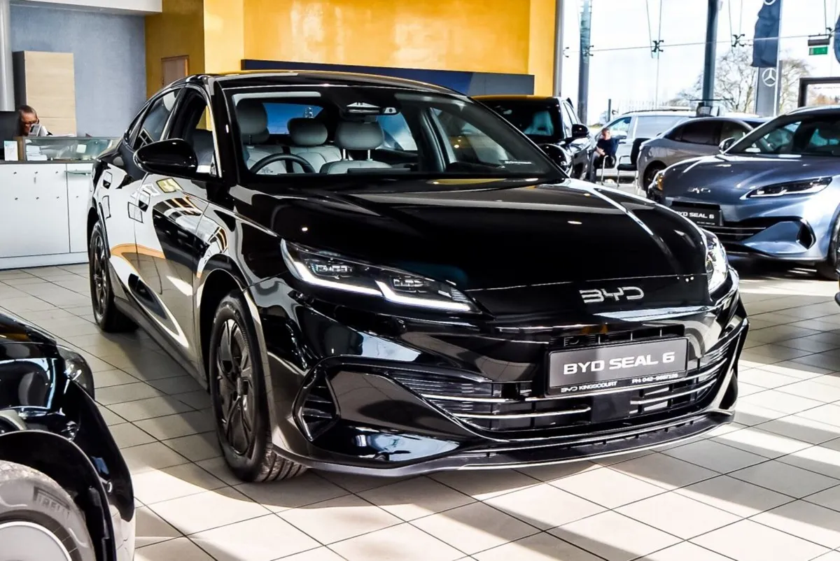 BYD Seal 6 Demo Saloon Hybrid BOOST - Image 3