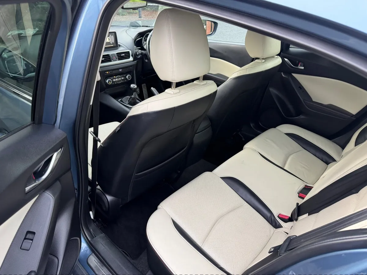Mazda 3 - Image 5