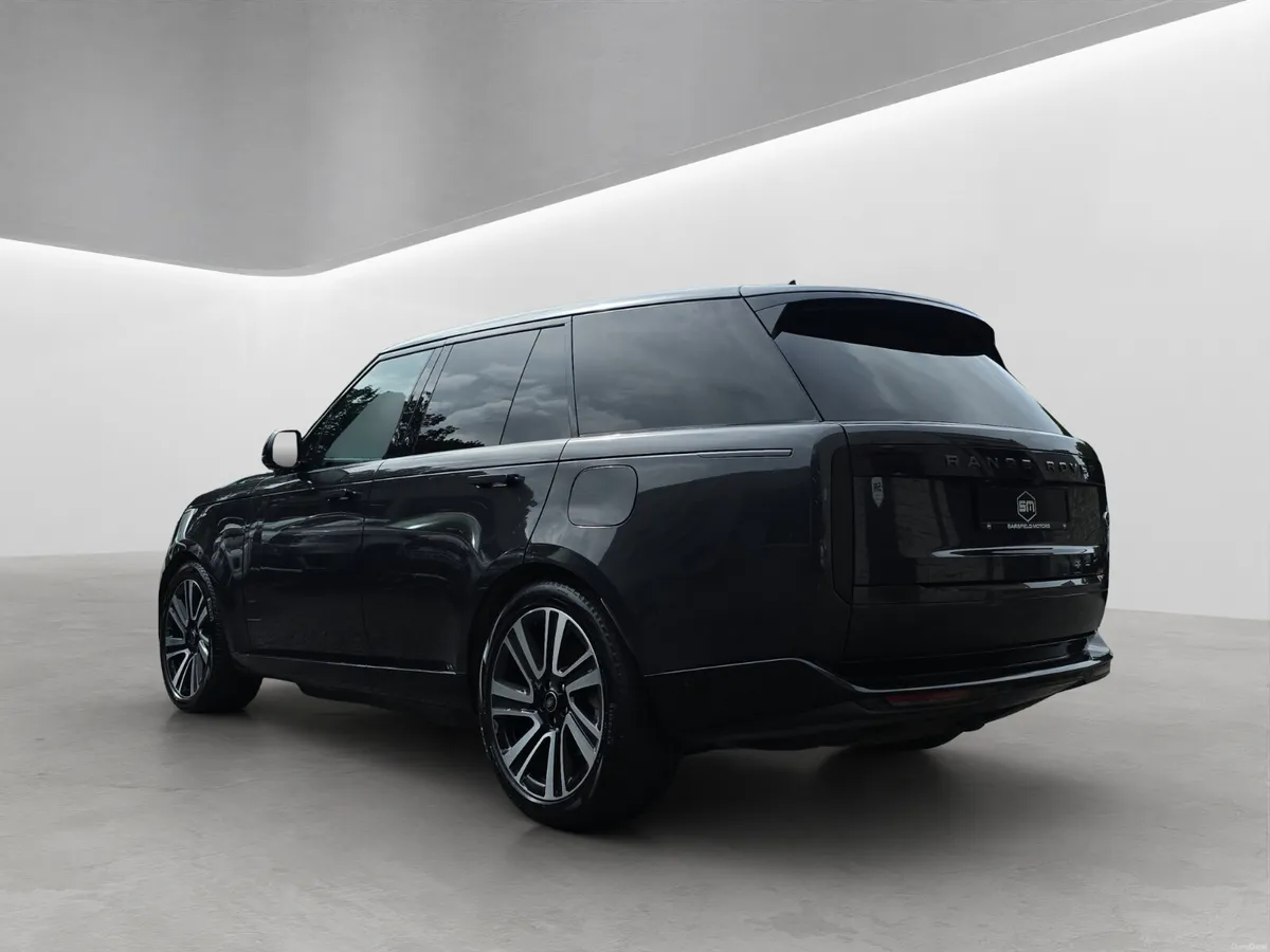 2023 LANDROVER RANGEROVER P440E SE . - Image 4