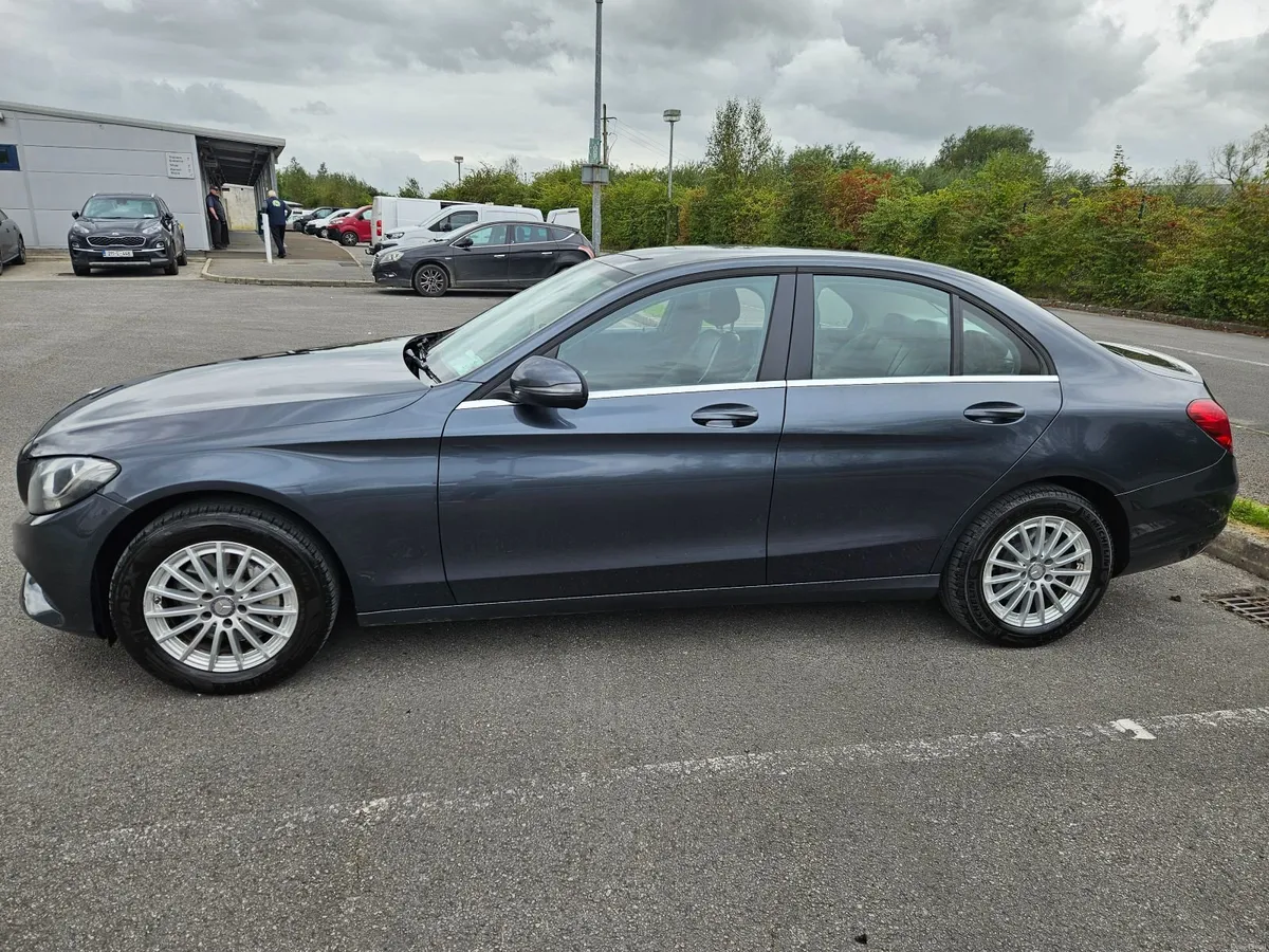 Mercedes-Benz C-Class C300h 2015 - Image 4