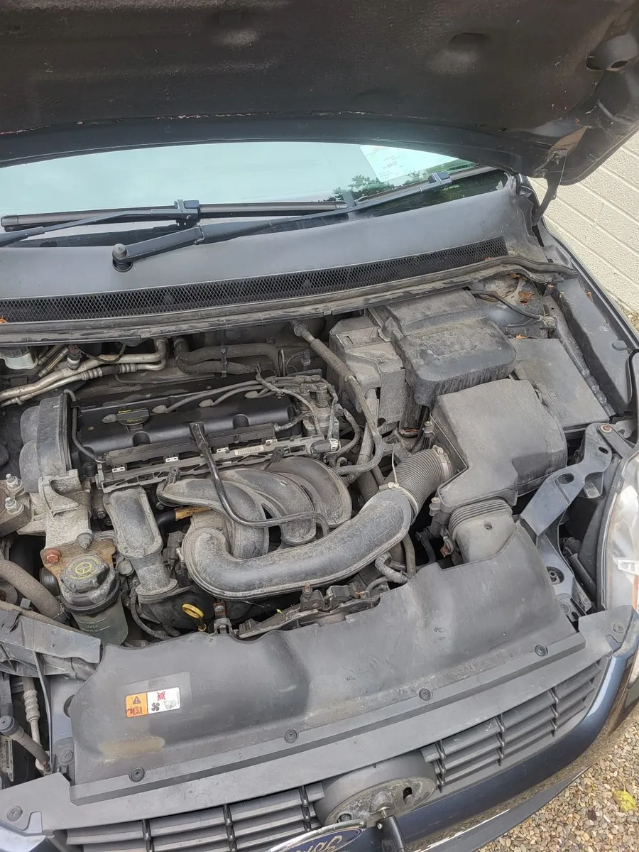 Ford Focus 2010 - Image 2