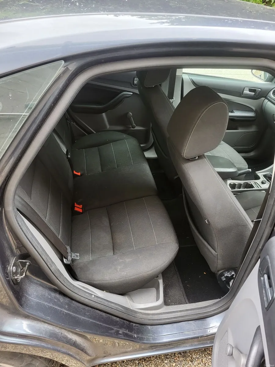 Ford Focus 2010 - Image 5