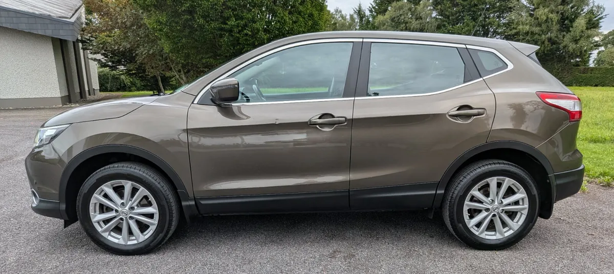 Nissan Qashqai 2015 LOW KMS /FULL SERVICE HISTORY - Image 5