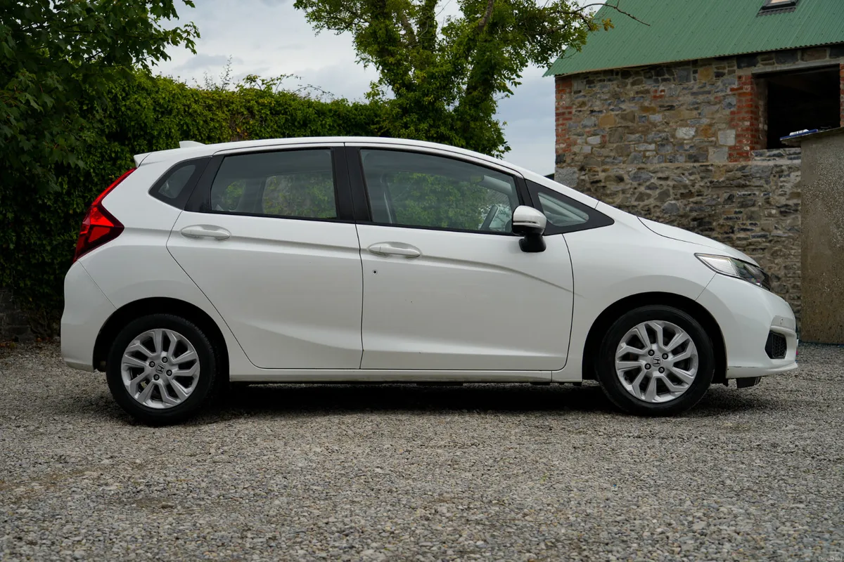 2019 Honda Jazz 1.3 Petrol Manual VTEC - Image 6