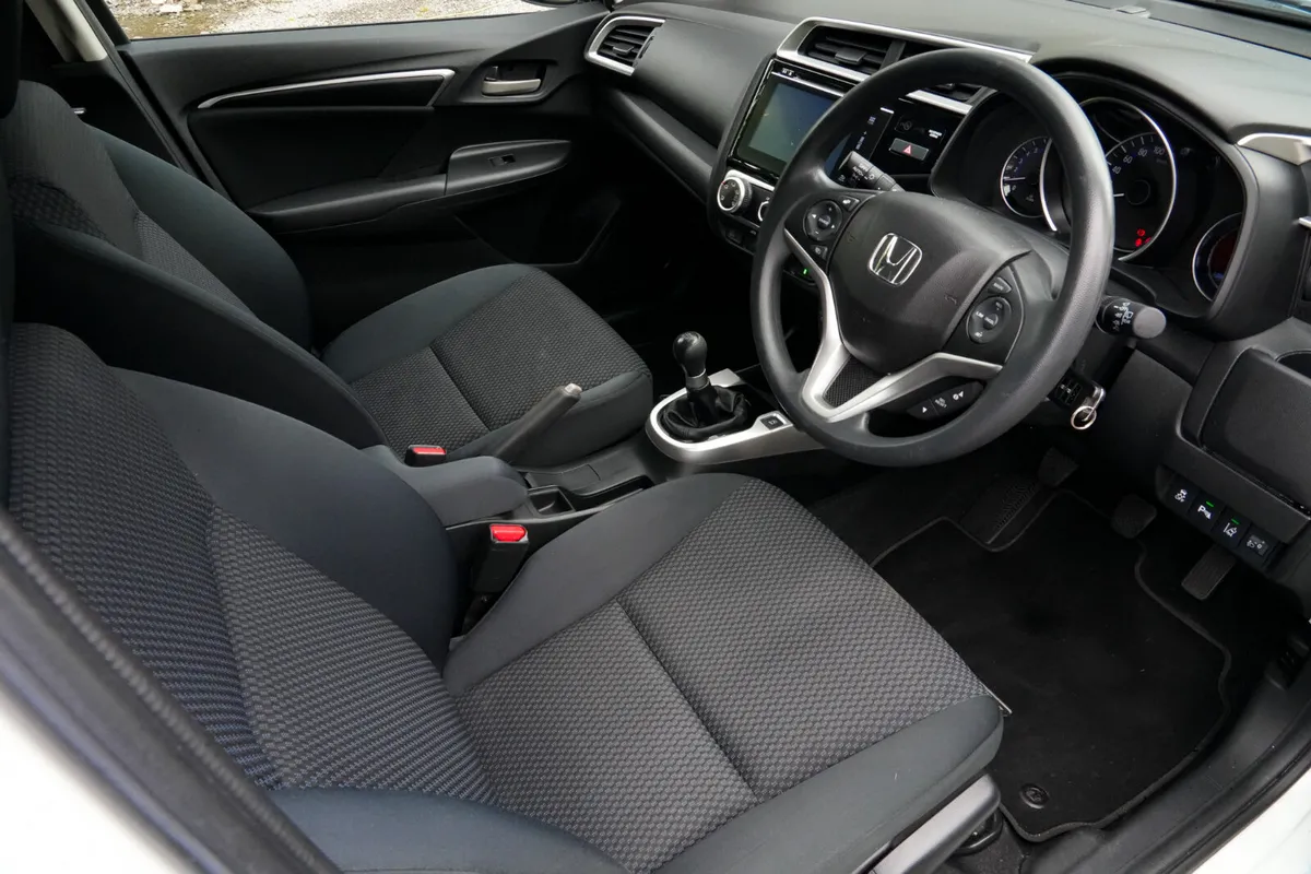 2019 Honda Jazz 1.3 Petrol Manual VTEC - Image 2