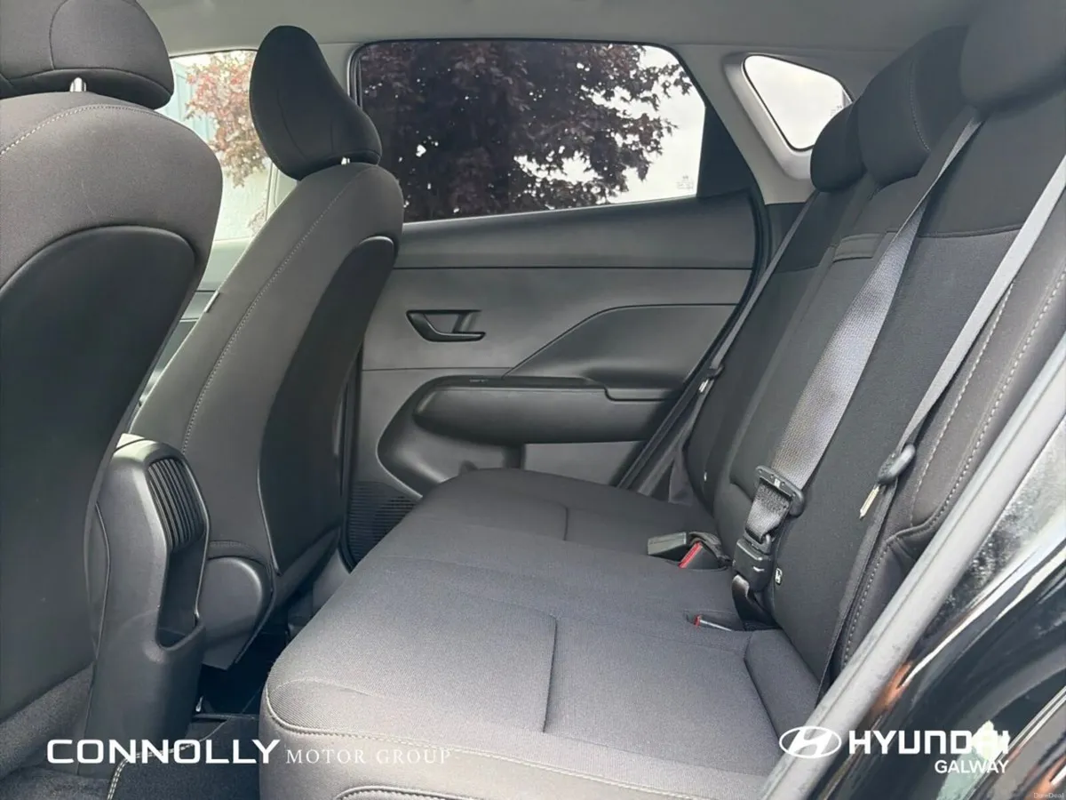 Hyundai KONA 1.6 HYBRID Signature Auto - Image 6