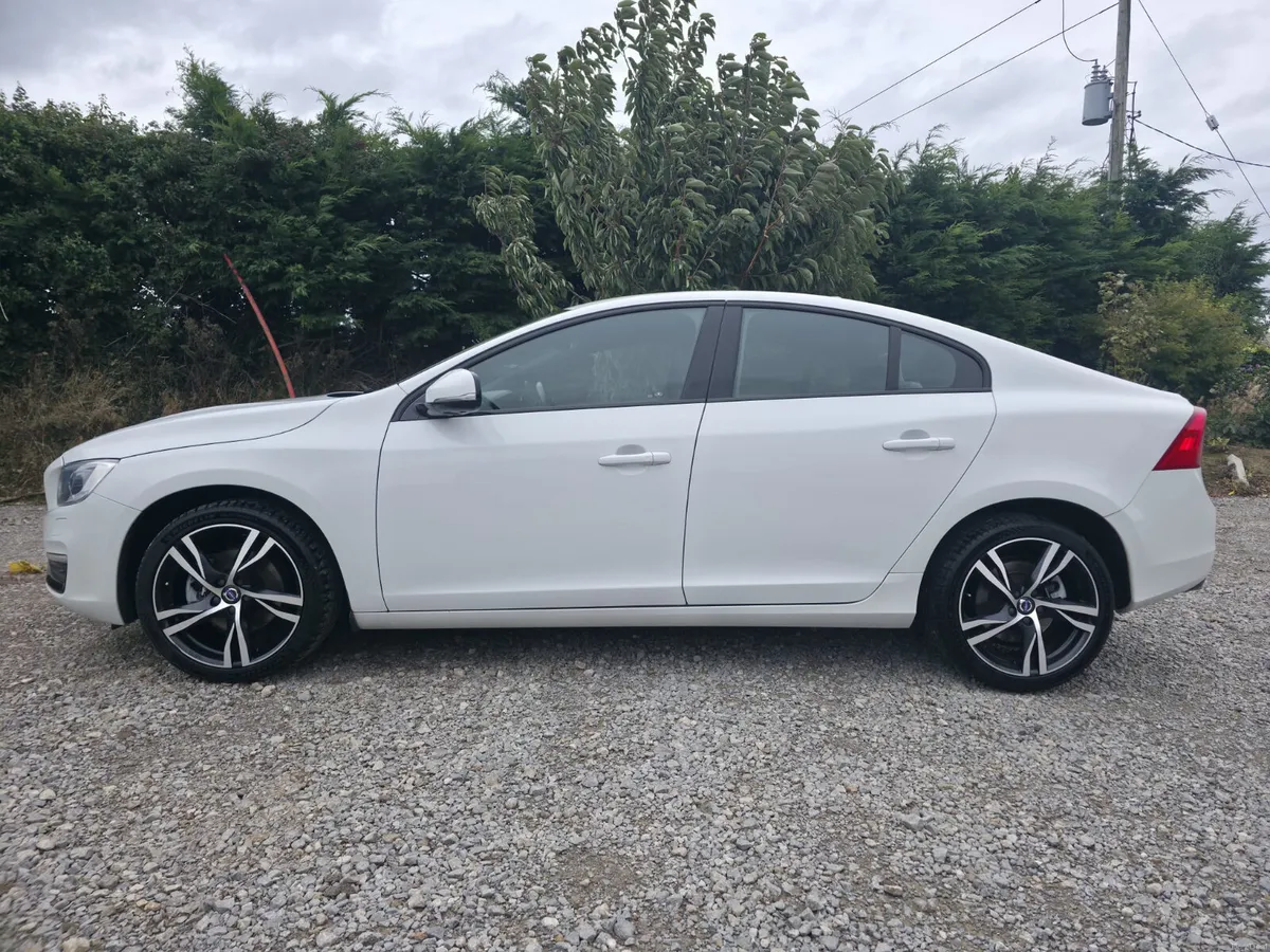 2017 Volvo S60 D4 Automatic - Image 2