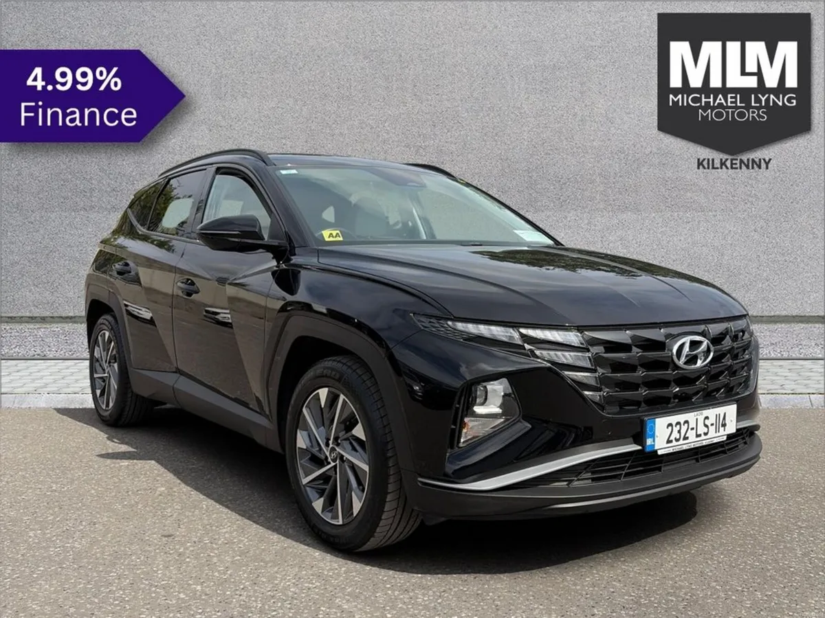 Hyundai Tucson ix35 Executive 5DR - Image 1