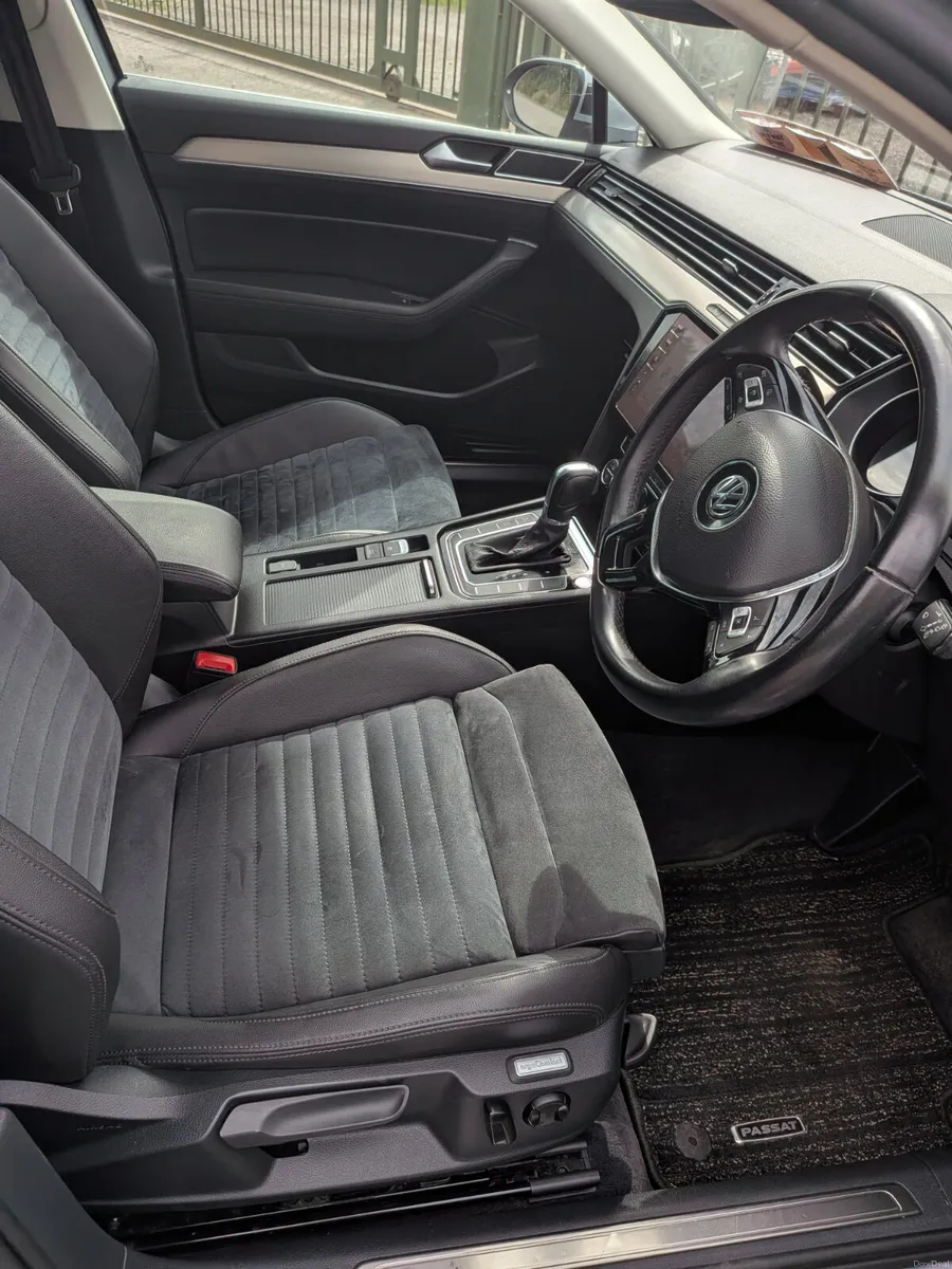 Volkswagen Passat 2019 - Image 5