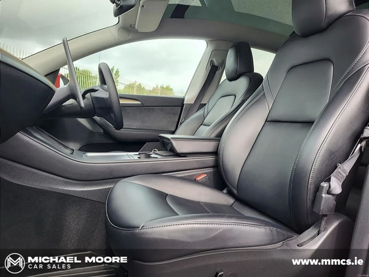 Tesla Model Y Long-Range Dual Motor AWD *(PANORAMI - Image 4