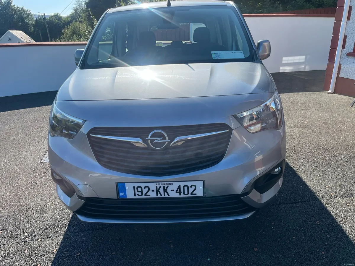 2019 Opel combo 1.5 diesel 5 seater - Image 5
