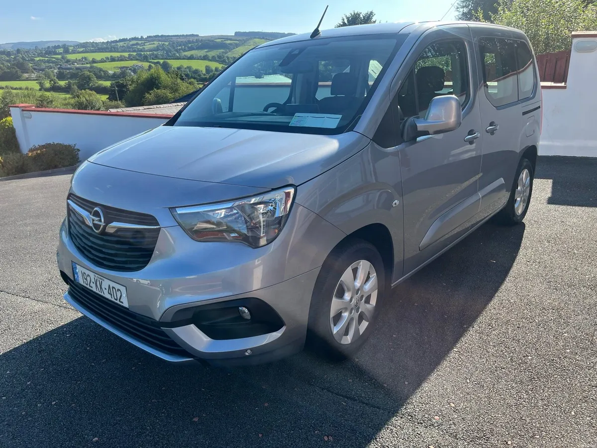 2019 Opel combo 1.5 diesel 5 seater - Image 2