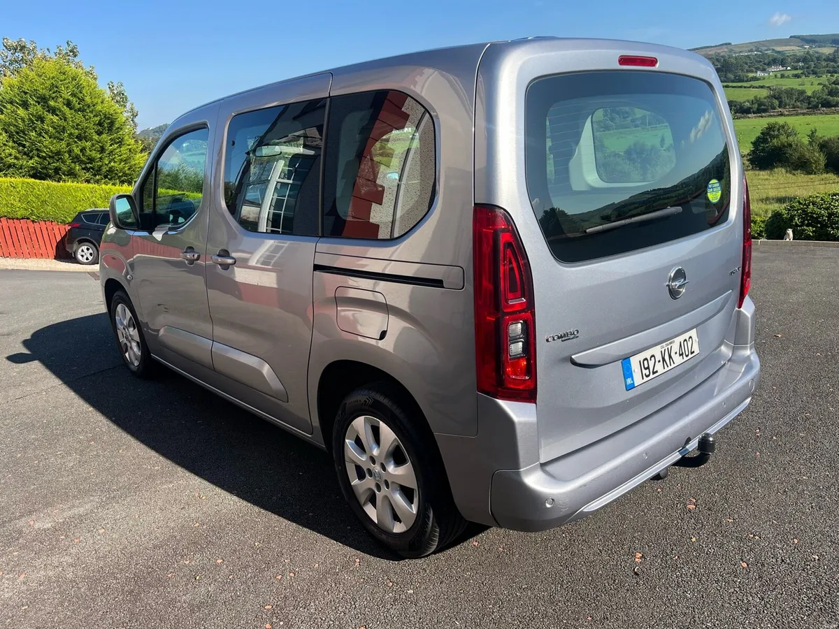 2019 Opel combo 1.5 diesel 5 seater - Image 3