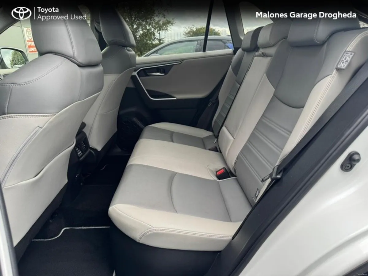 Toyota RAV4 2.5 Hybrid Platinum *Tow Bar* Call Now - Image 6