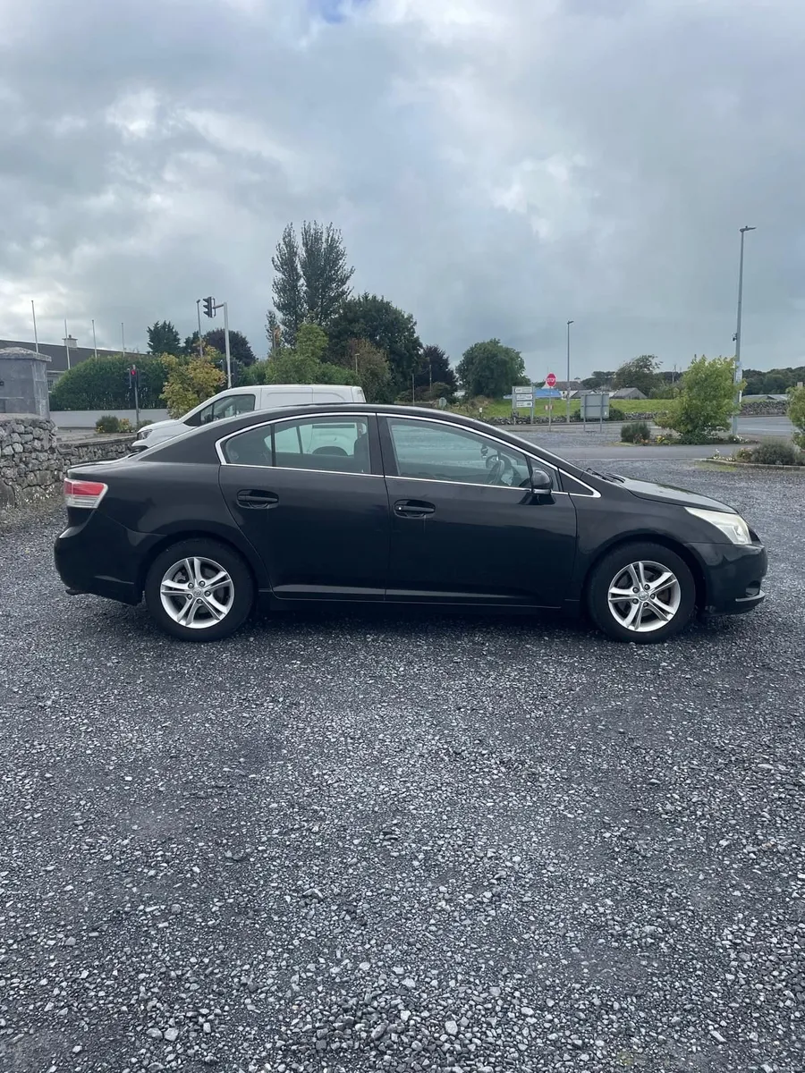 Toyota Avensis 2010 - Image 4