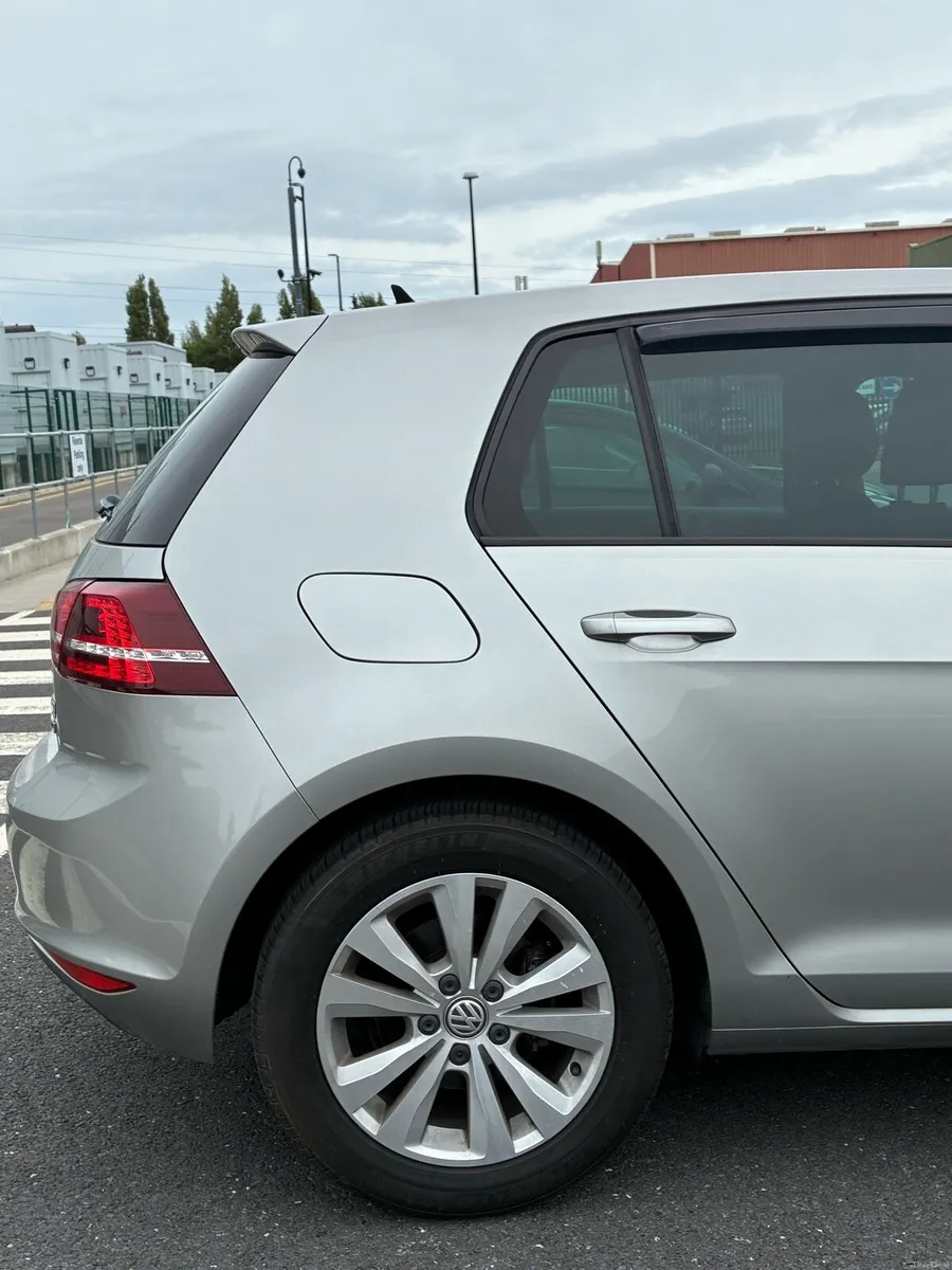 2017 Volkswagen Golf Highline – 127,800 km - Image 4