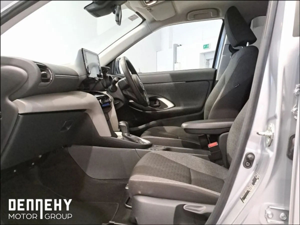 Toyota Yaris Cross 1.5 Hybrid CVT Luna €90.00 pw - Image 5
