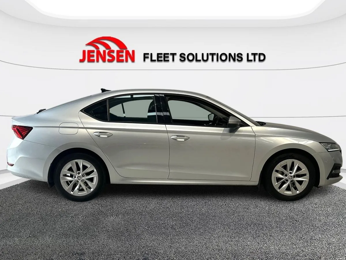 Skoda Octavia Ambition 1.0TSI 110HP DSG / Auto - Image 6