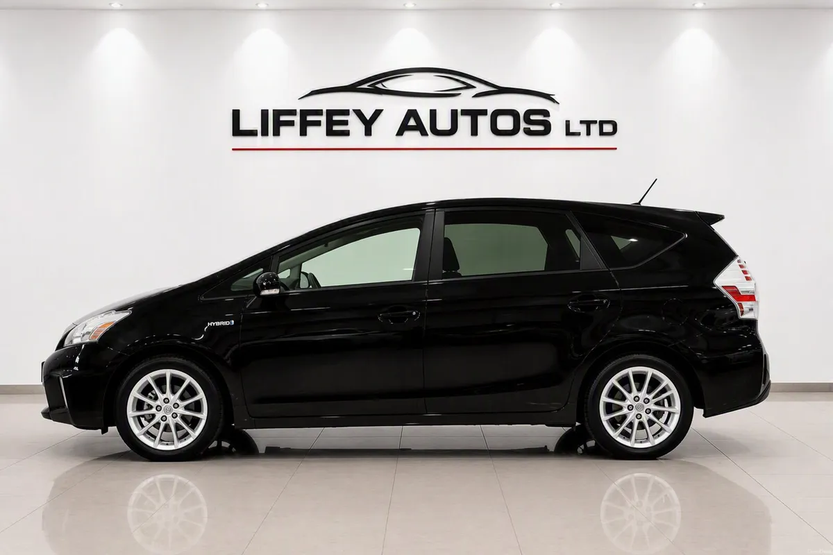 2013 Toyota Prius Alpha 1.8 Hybrid Automatic - Image 6