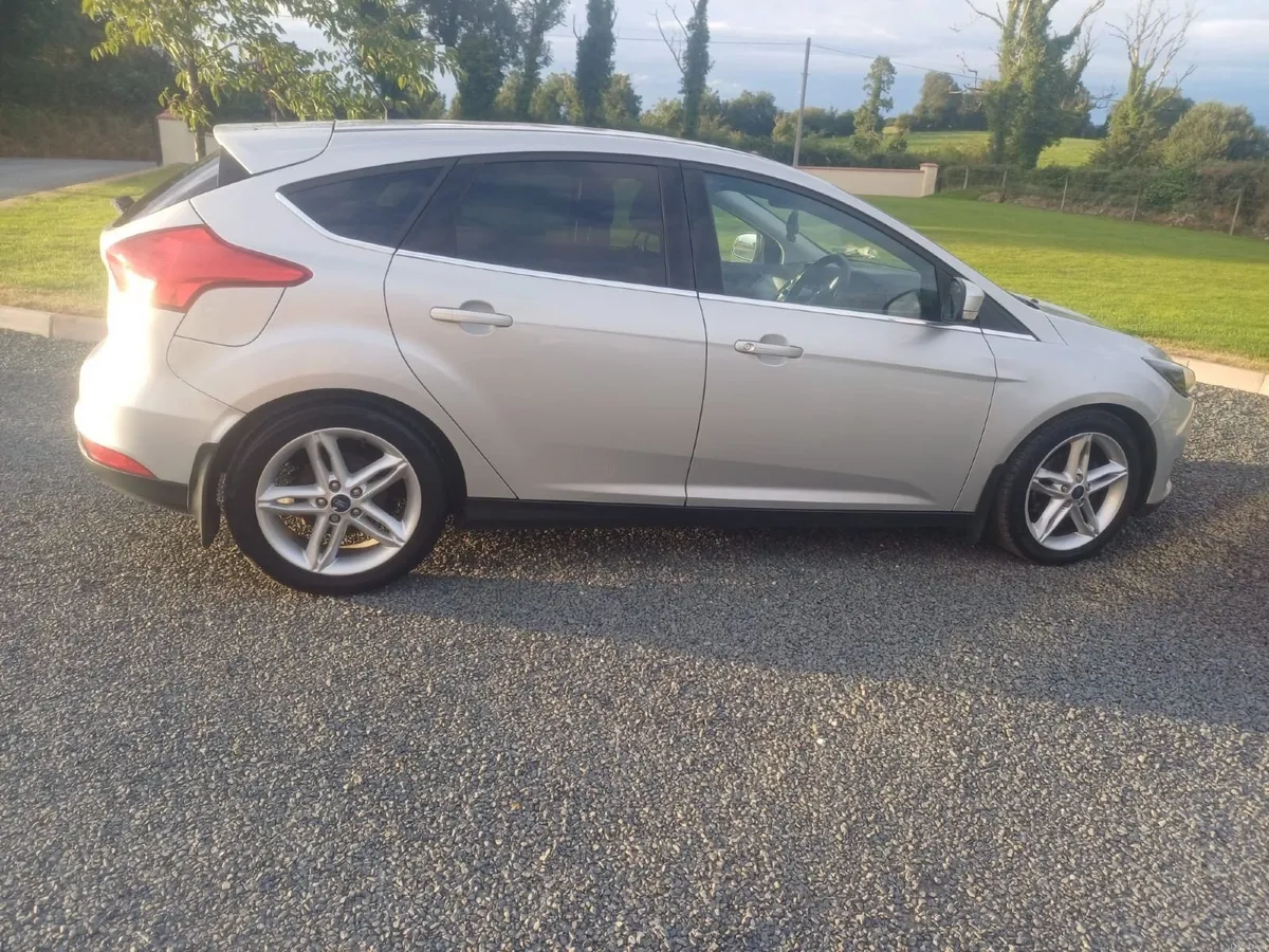 Ford Focus 2015 Diesel - Image 2